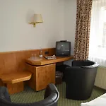 Zum Goldenen Hirsch Hotel