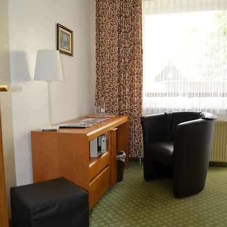Hotel Zum Goldenen Hirsch 2*