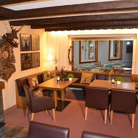 Zum Goldenen Hirsch Hotel